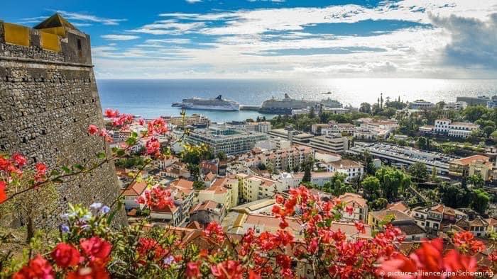 Les Îles Canaries, les Açores et le Maroc à partir de Lisbonne